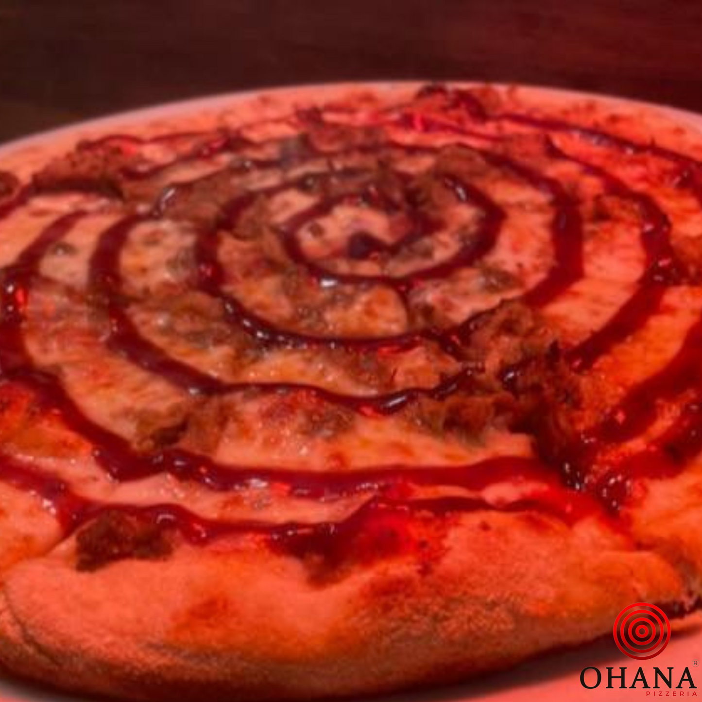 Ropa Vieja, salsa de tomate, mozzarella, cerdo deshilachado (pulled pork) ( fuera de cocción salsa bbq