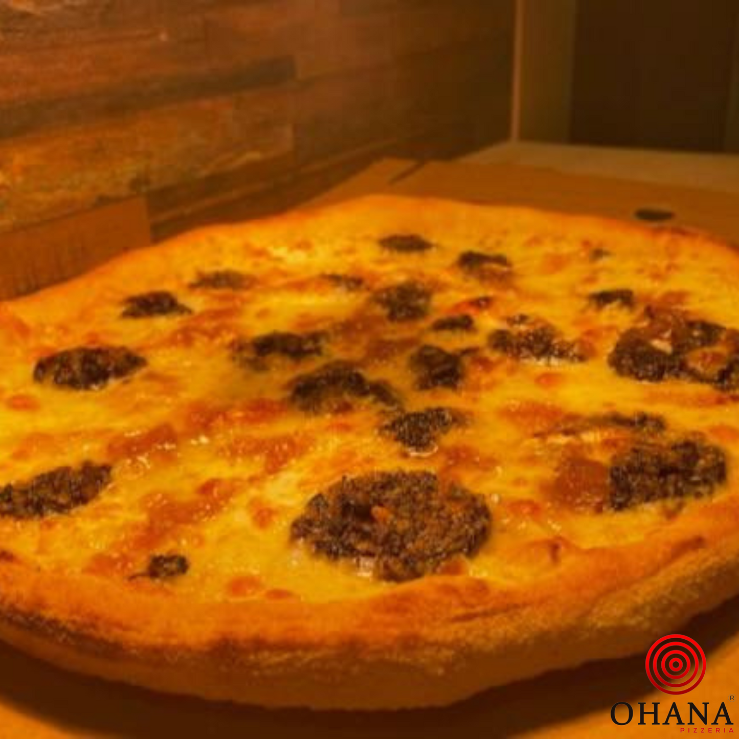 La Cabra, mozzarella, morcilla de burgos, queso de cabra, cebolla caramelizada